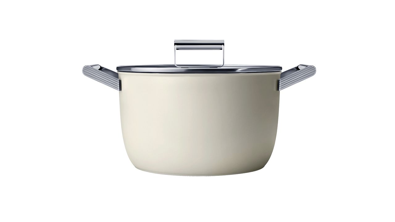 Smeg cookware range