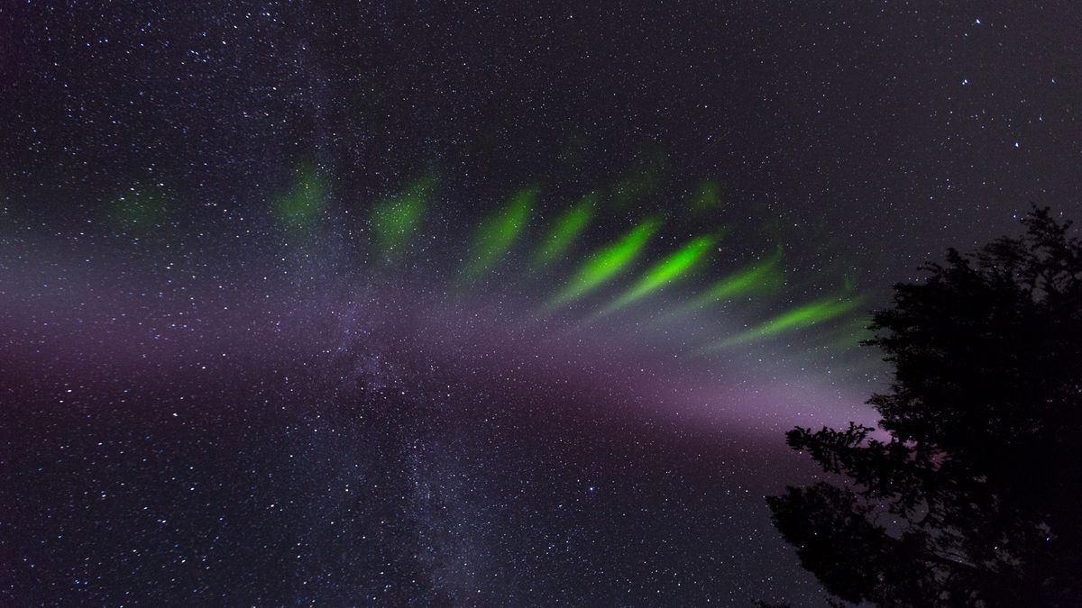 STEVE’s aurora-like phenomenon and glowing “picket fences” point to strange, unknown physics
