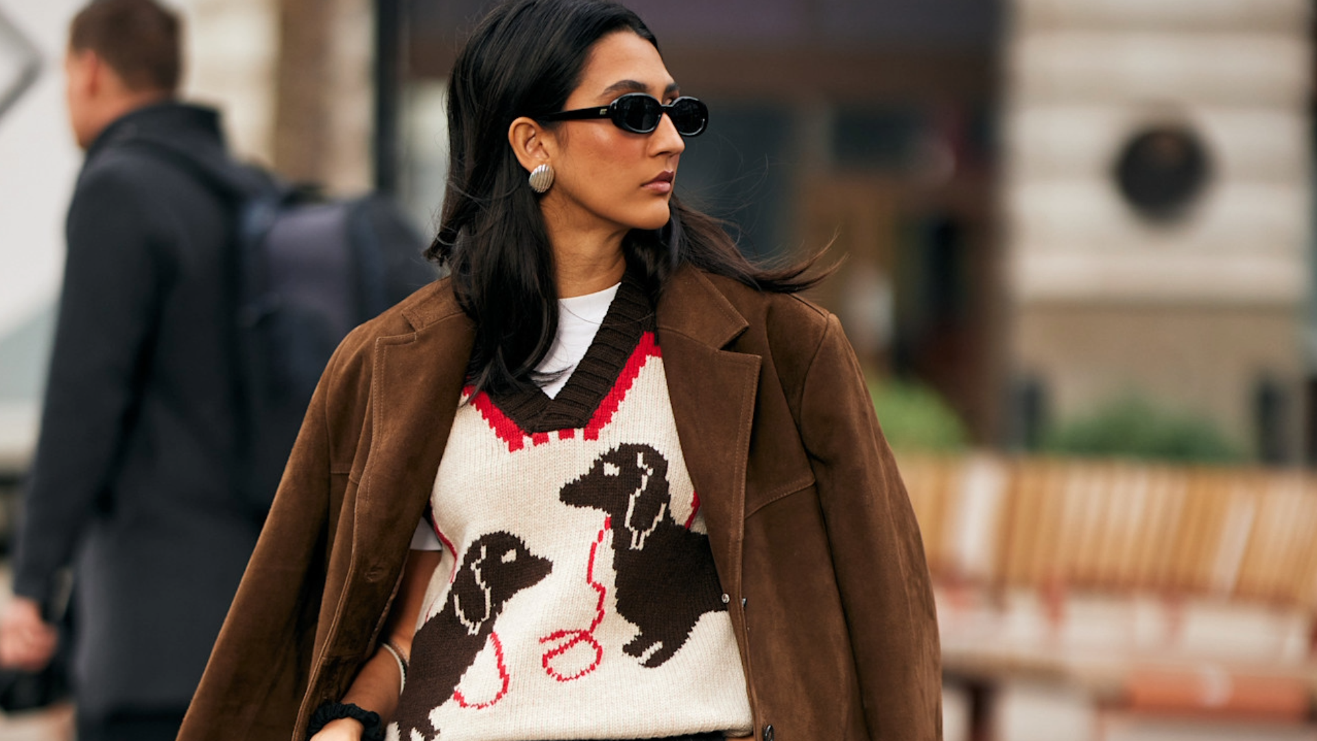 WOMAN WEARING A SUEDE JACKET