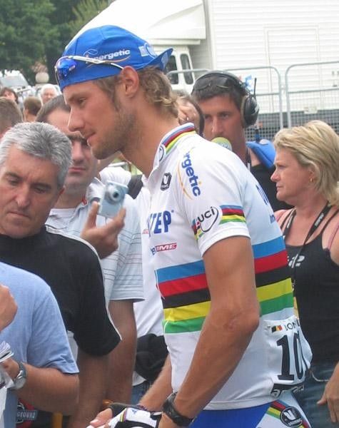 Tom Boonen wearing his cap in an old fashioned way