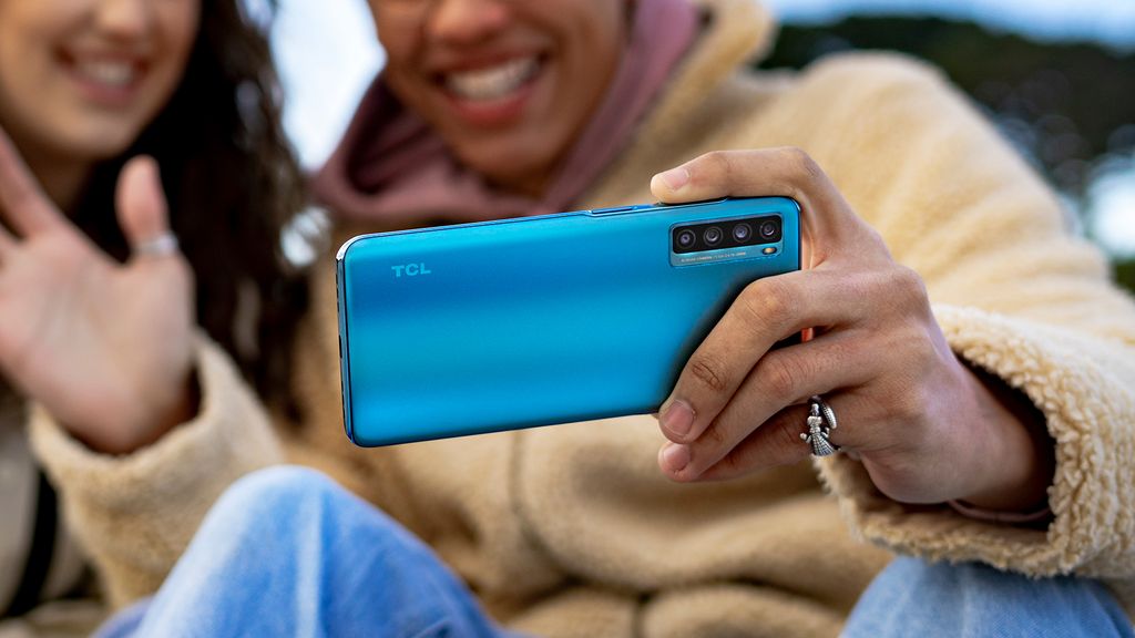 TCL's new 20L Plus gets you a 64MP quad camera array for a wallet