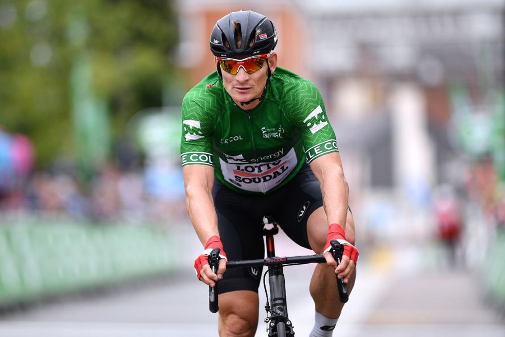 Stage 1 winner Andre Greipel (Lotto Soudal) suffered on the steep climbs and so lost the green leader's jersey