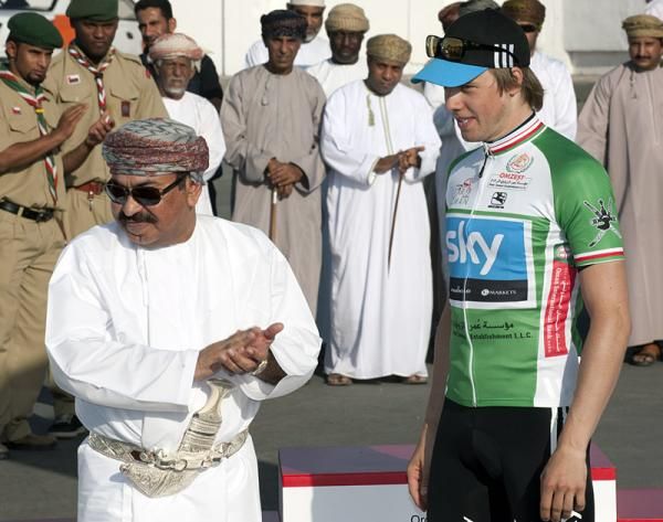 Edvald Boasson Hagen (Sky) leads the points classification.