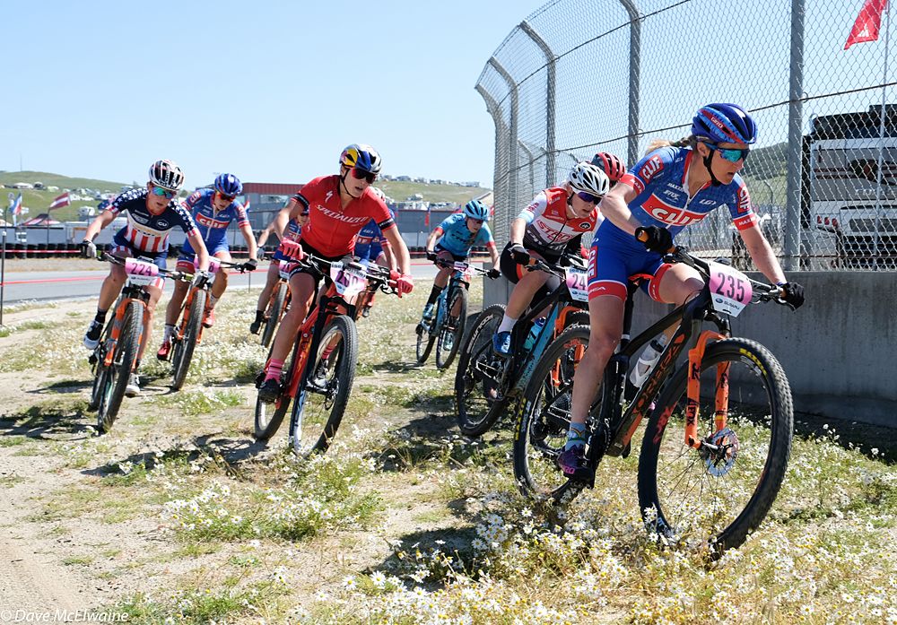 Catharine Pendrel (Clif Pro Team) leading mid-race