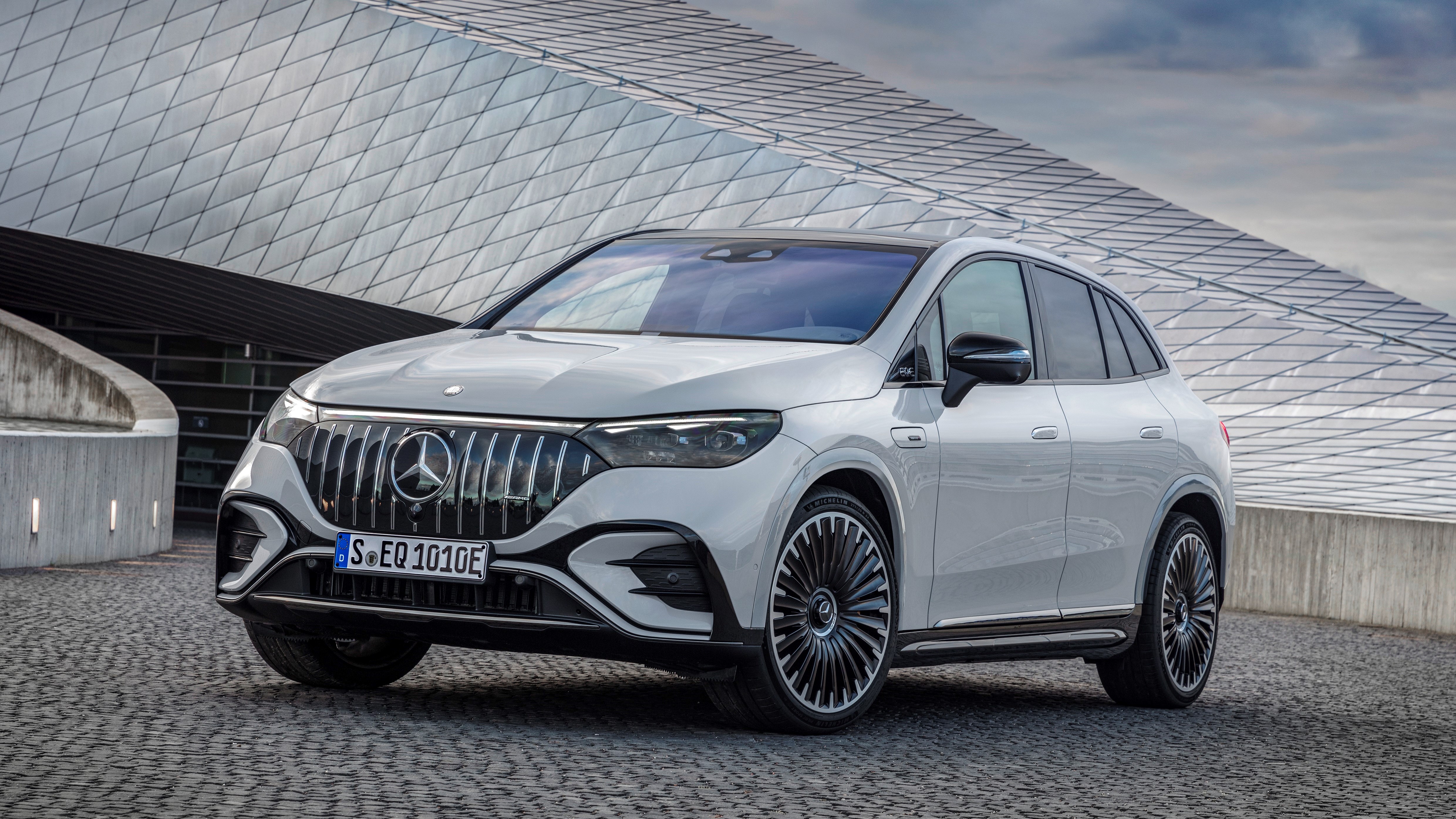 We Tested the Tesla Model Y Vs the Mercedes-Benz EQE SUV