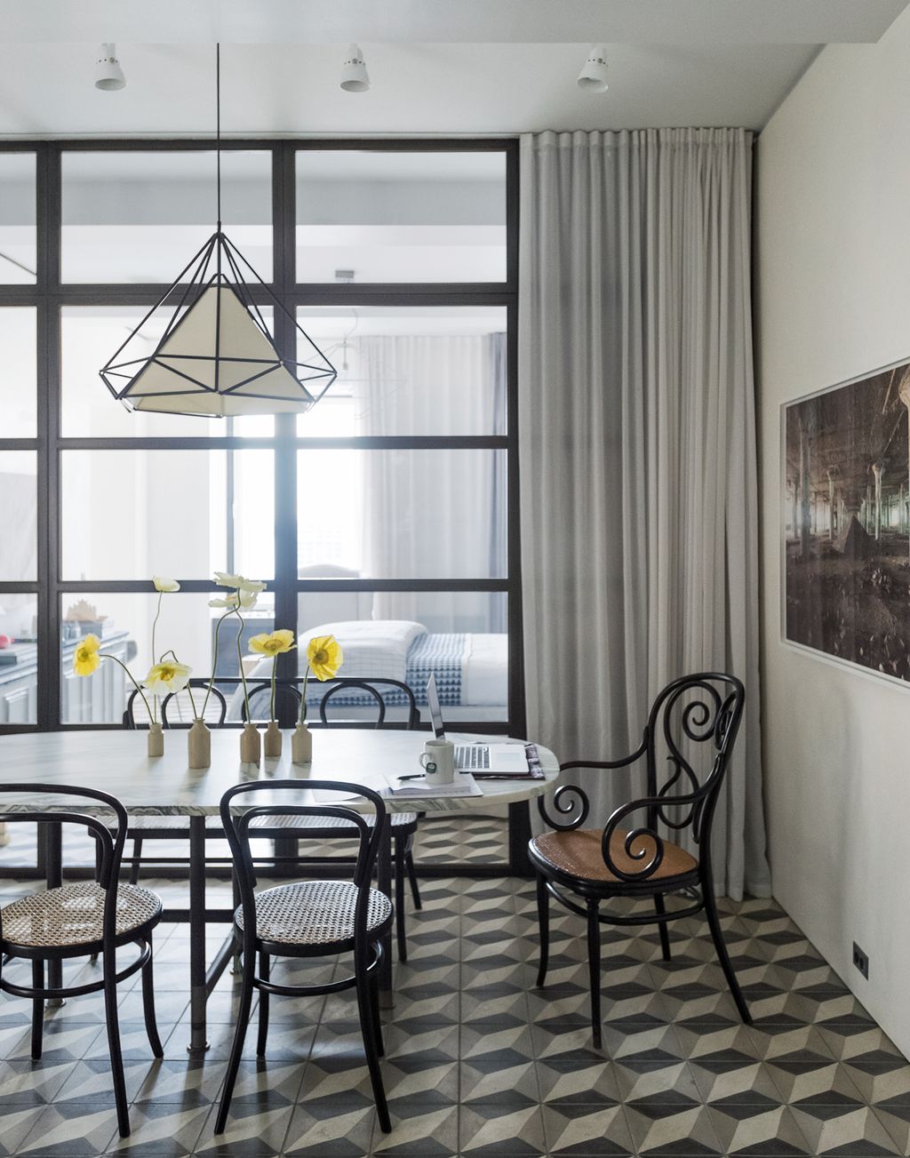 New York Art Deco apartment: Tour this artistic, bright and quirky ...