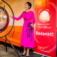 Queen Maxima in a fuchsia dress