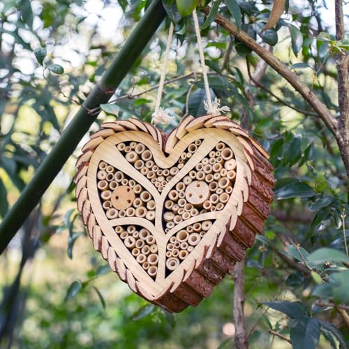 Mason Bee House, Heart-Shaped Wooden Bee House With Bamboo Tubes, Nesting Aid for Wild Bees, Natural Hanging Habitat for Pollinators, Increases Productivity in Your Garden, Brown