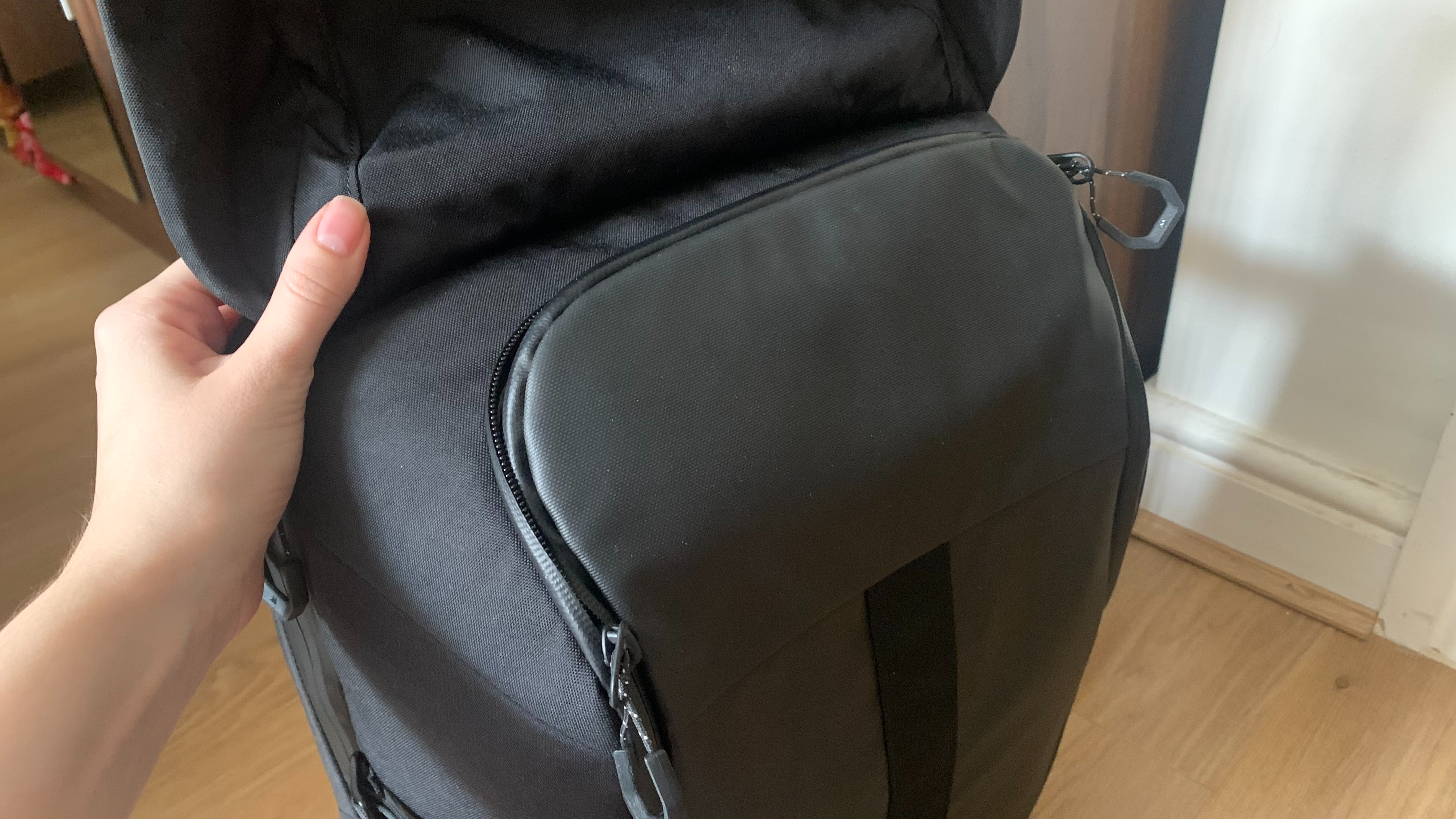Mous 25L backpack YKK Zzippers