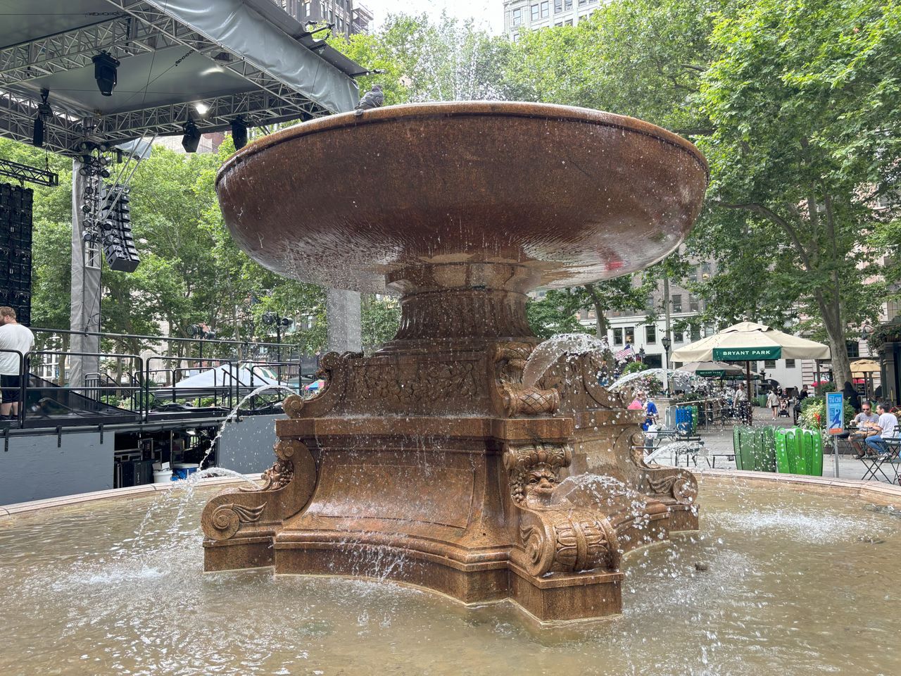 Apple iPhone 15 Plus dynamic range sample.