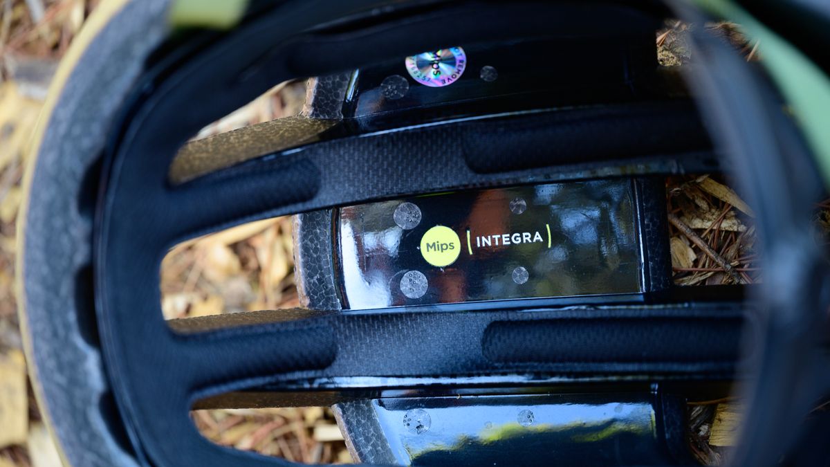 POC Omen Ultra MIPS Integra tag