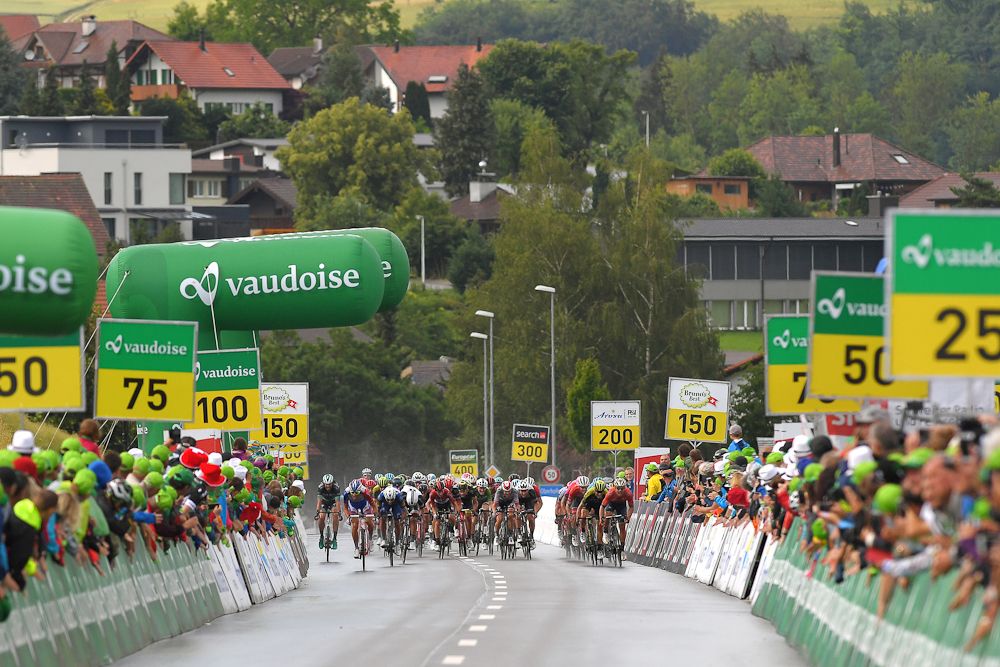 The sprinters bear down on the line during stage 3 at Tour de Suisse