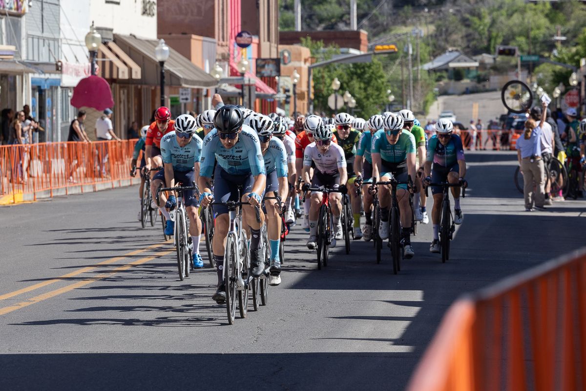Project Echelon Racing worked as a team to get Cade Bickmore maximum points on all 3 intermediate sprint points