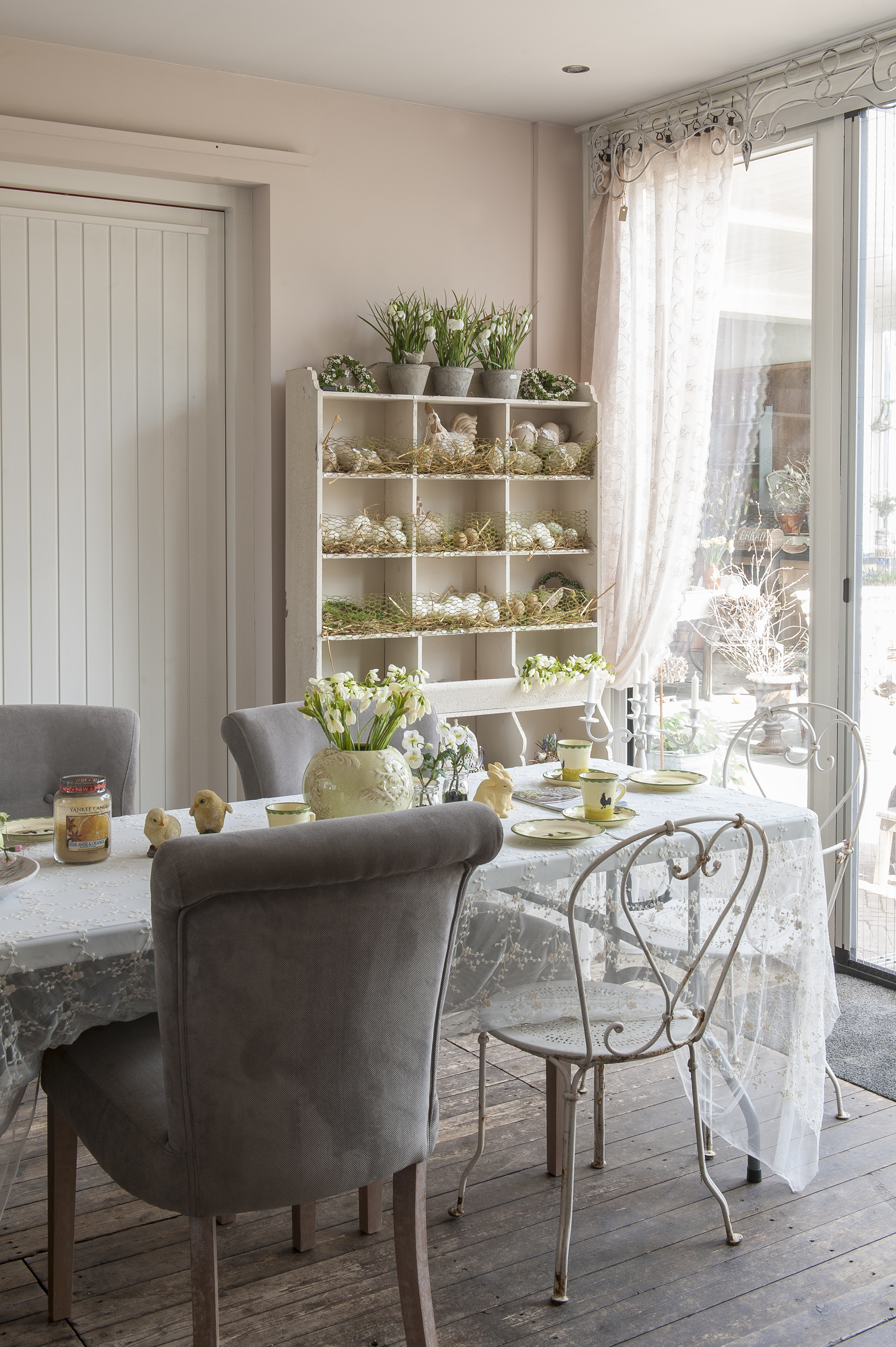 dining room pustjens Netherlands farmhouse renovation Joyce Vloet/Cocofeatures.com