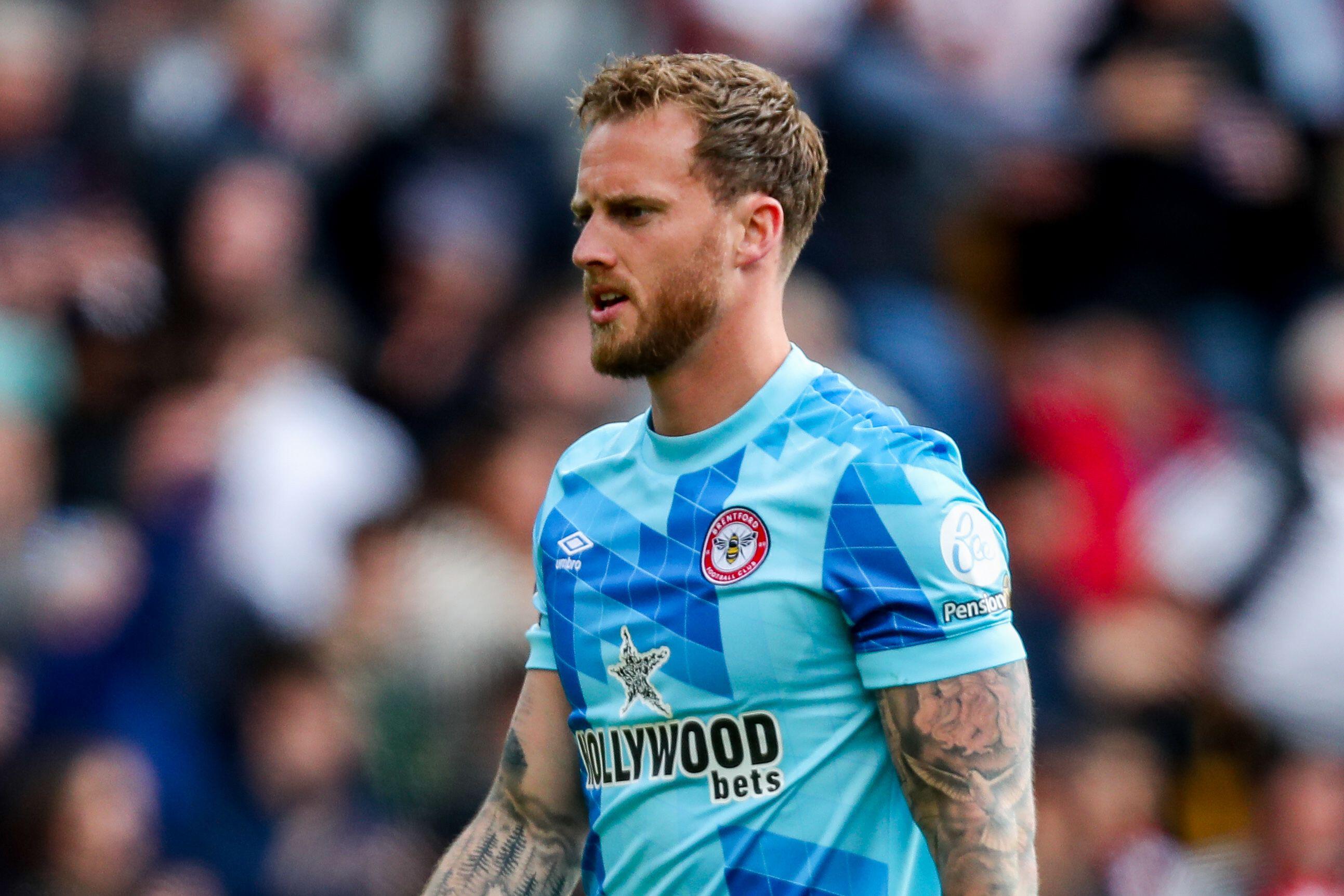 Brentford goalkeeper Mark Flekken looks on during the match against Manchester United, May 2025.