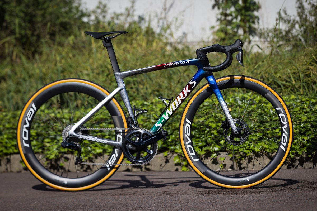 Check out Julian Alaphilippe's new custom painted world champ Tarmac ...