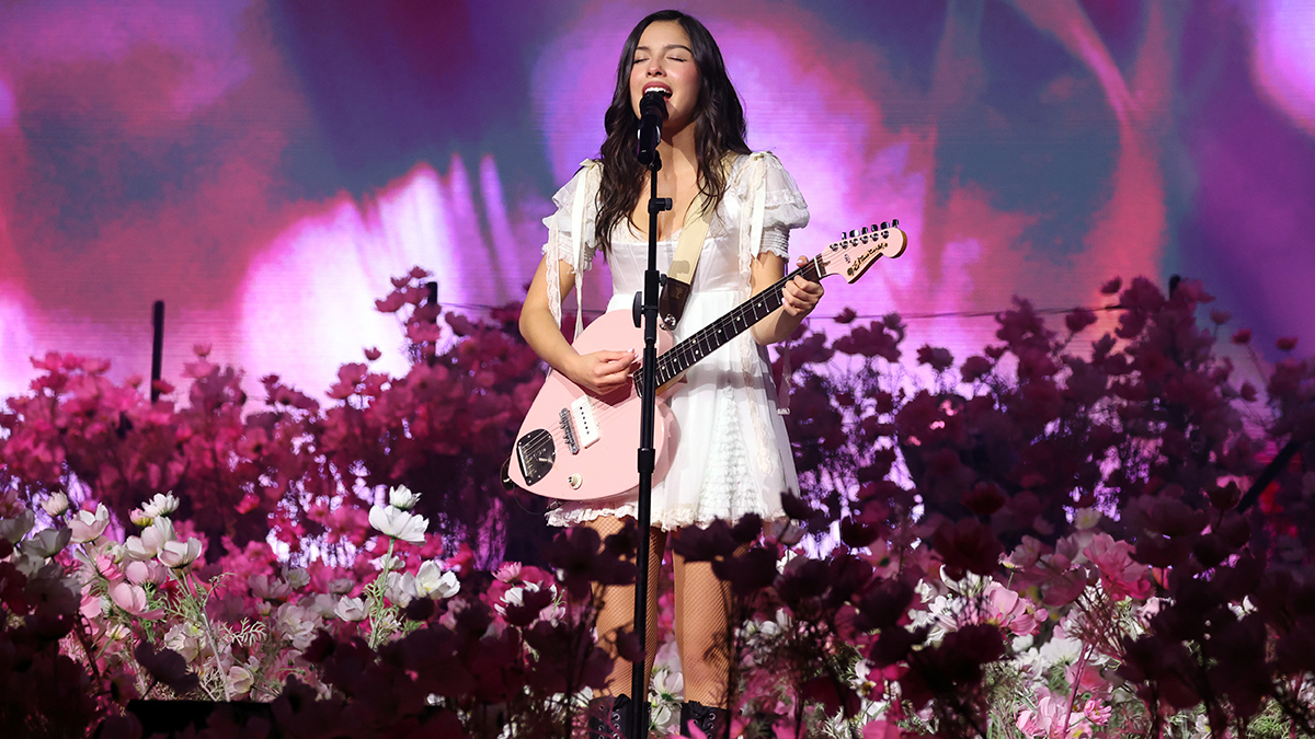 HARTFORD, CONNECTICUT - SEPTEMBER 25: (EXCLUSIVE COVERAGE) Olivia Rodrigo performs onstage during The Unraveled Tour kick off at PeoplesBank Arena on September 25, 2026 in Hartford, Connecticut. (Photo by Kevin Mazur/Getty Images for Live Nation)