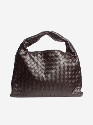 Hobo-Tasche aus Intrecciato-Leder in Schokoladenfondant-Optik