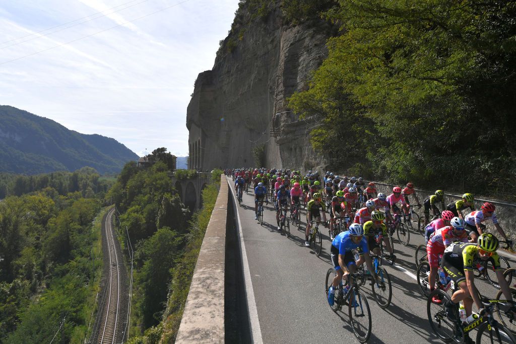 The peloton during the Giro dell'Emilia