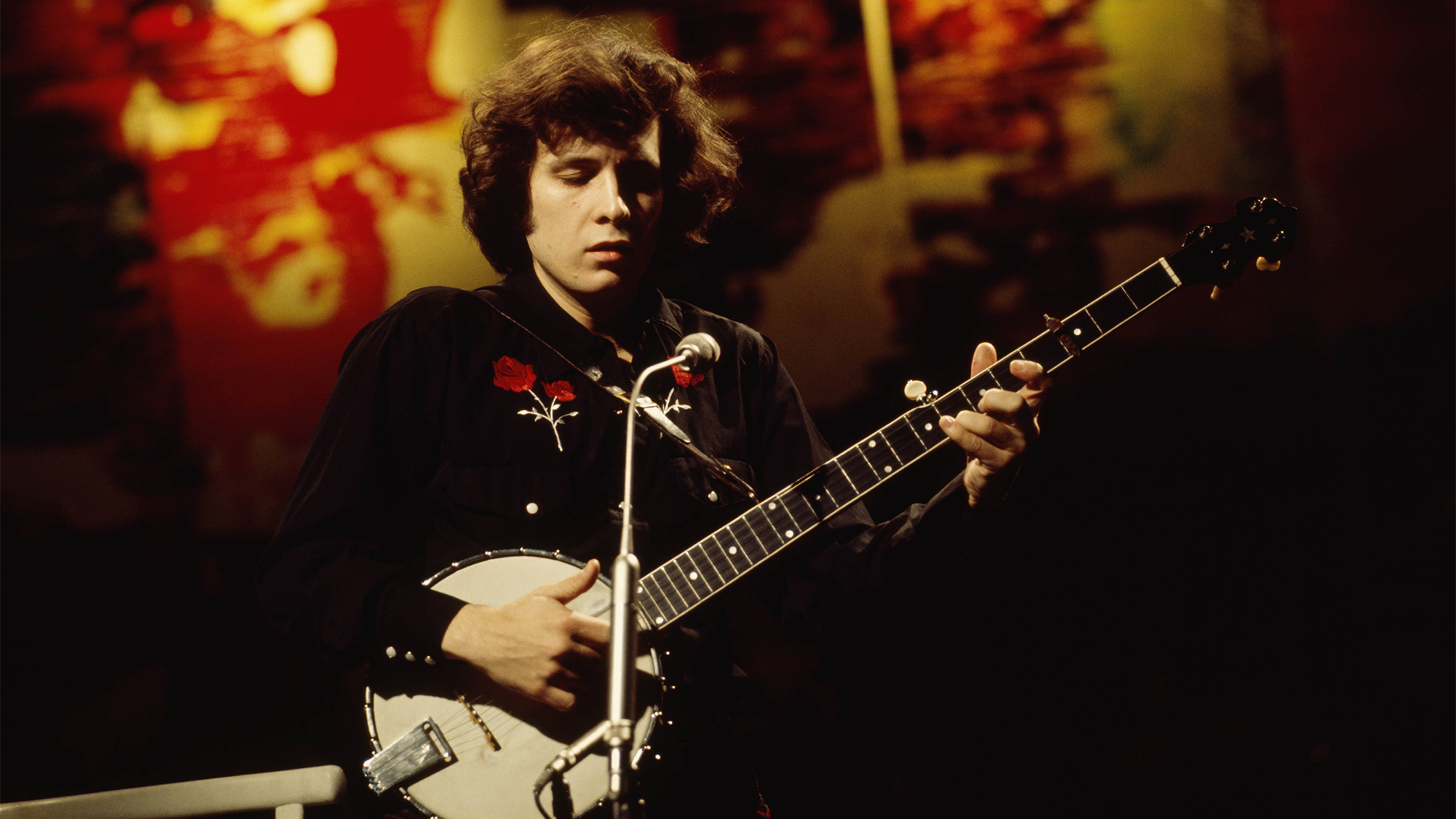 BBC STUDIO Photo of Don McLEAN, Don McLean performing on stage, banjo