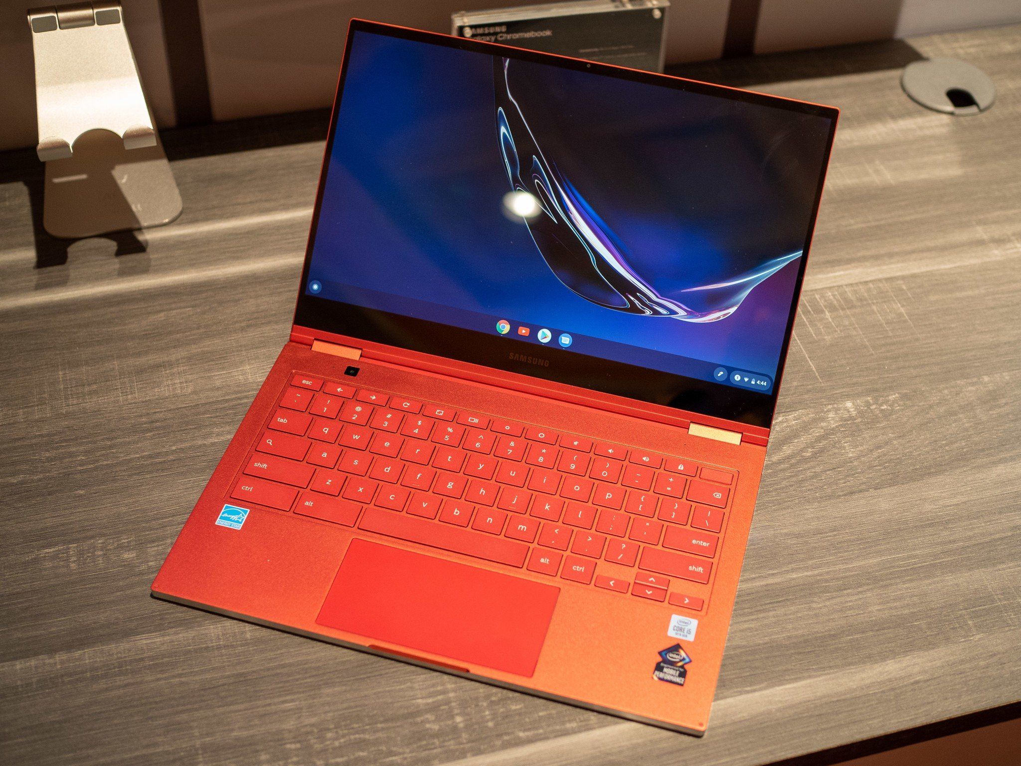 ASUS and Samsung launch flashy premium Chromebooks at CES 2020