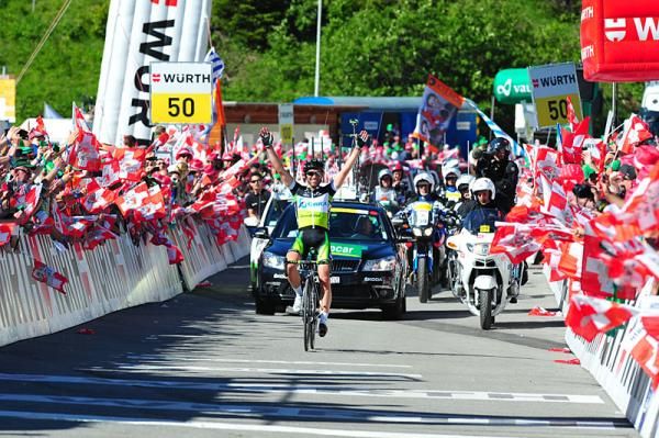 Michael Albasini (Orica-GreenEdge) wins stage 8