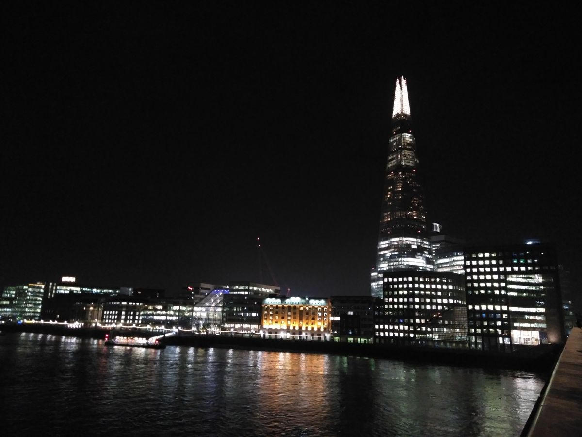In total darkness, noise starts to creep in and areas of light can become blocky and blurred. Results, however, are still strong for a near &pound;200 phone.