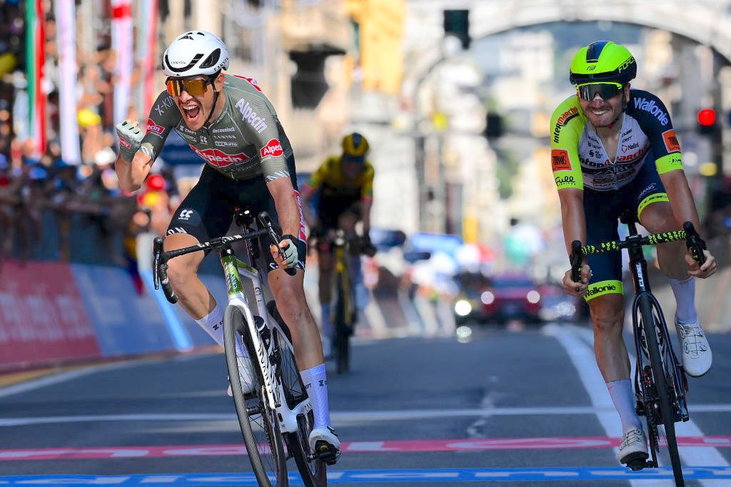 GENOA, ITALY - MAY 19: (L-R) Stefano Oldani of Italy and Team Alpecin - Fenix celebrates winning ahead of Lorenzo Rota of Italy and Team Intermarch&Atilde;&copy; - Wanty - Gobert Mat&Atilde;&copy;riaux during the 105th Giro d'Italia 2022, Stage 12 a 204km stage from Parma to Genova / #Giro / #WorldTour / on May 19, 2022 in Genoa, Italy. (Photo by Tim de Waele/Getty Images)