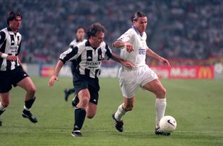 Fernando Redondo on the ball for Real Madrid against Juventus in the 1998 Champions League final.