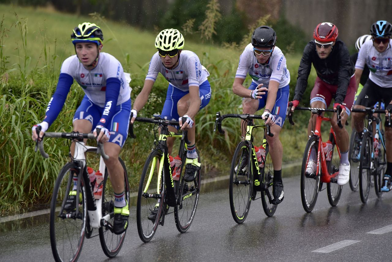 Team Italy sets the pace on a rainy start to the race