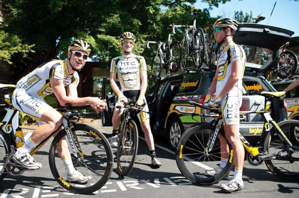 Bernard Eisel (HTC-Columbia), Michael Rogers and Mark Renshaw have a laugh before the morning training ride.