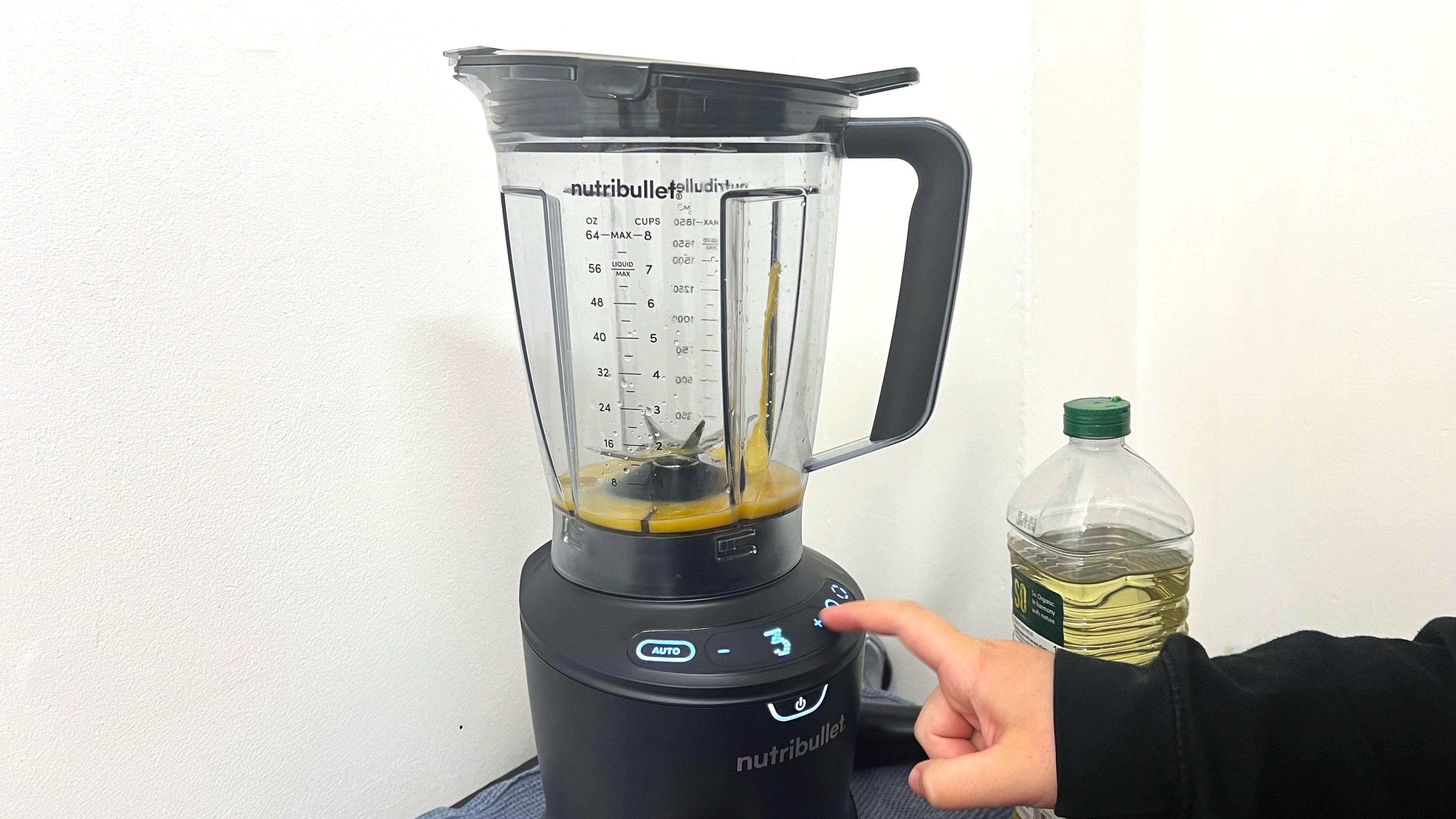 Making mayonnaise using Nutribullet SmartSense Blender