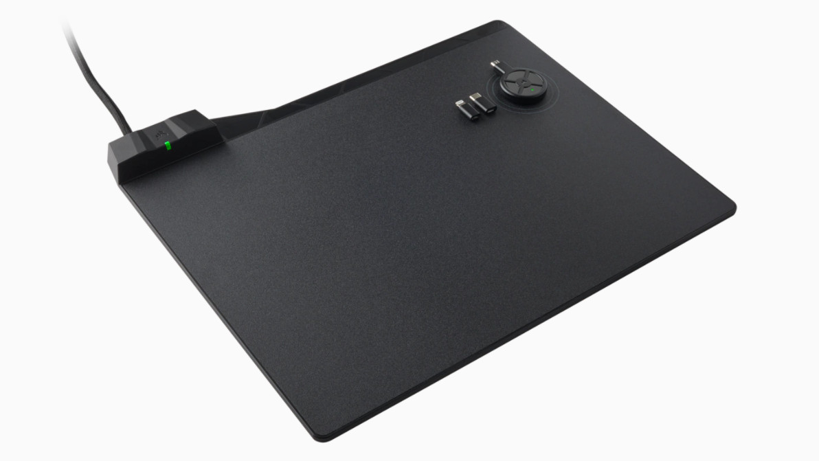 Corsair MM1000 Qi mouse mat with built-in charging