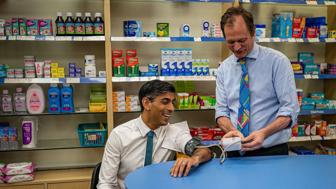 Rishi Sunak at a pharmacy