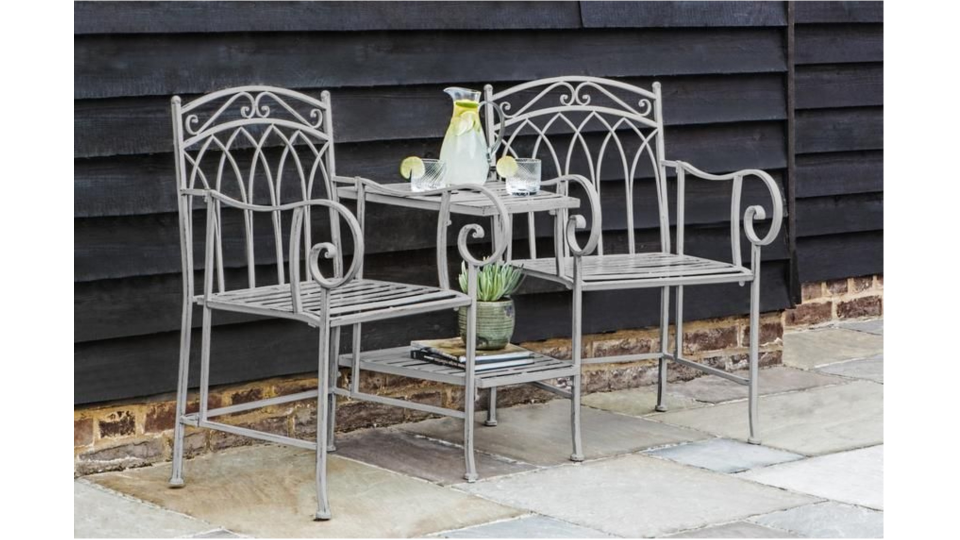 Best metal garden furniture 2021 - metal loveseat - Perch & Parrow