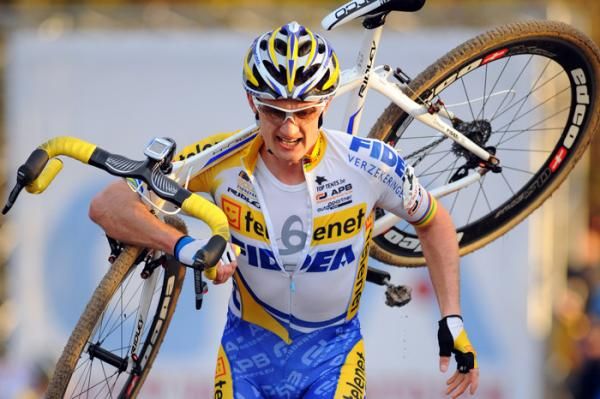 Bart Wellens (Telenet Fidea) hoofs it in Hasselt