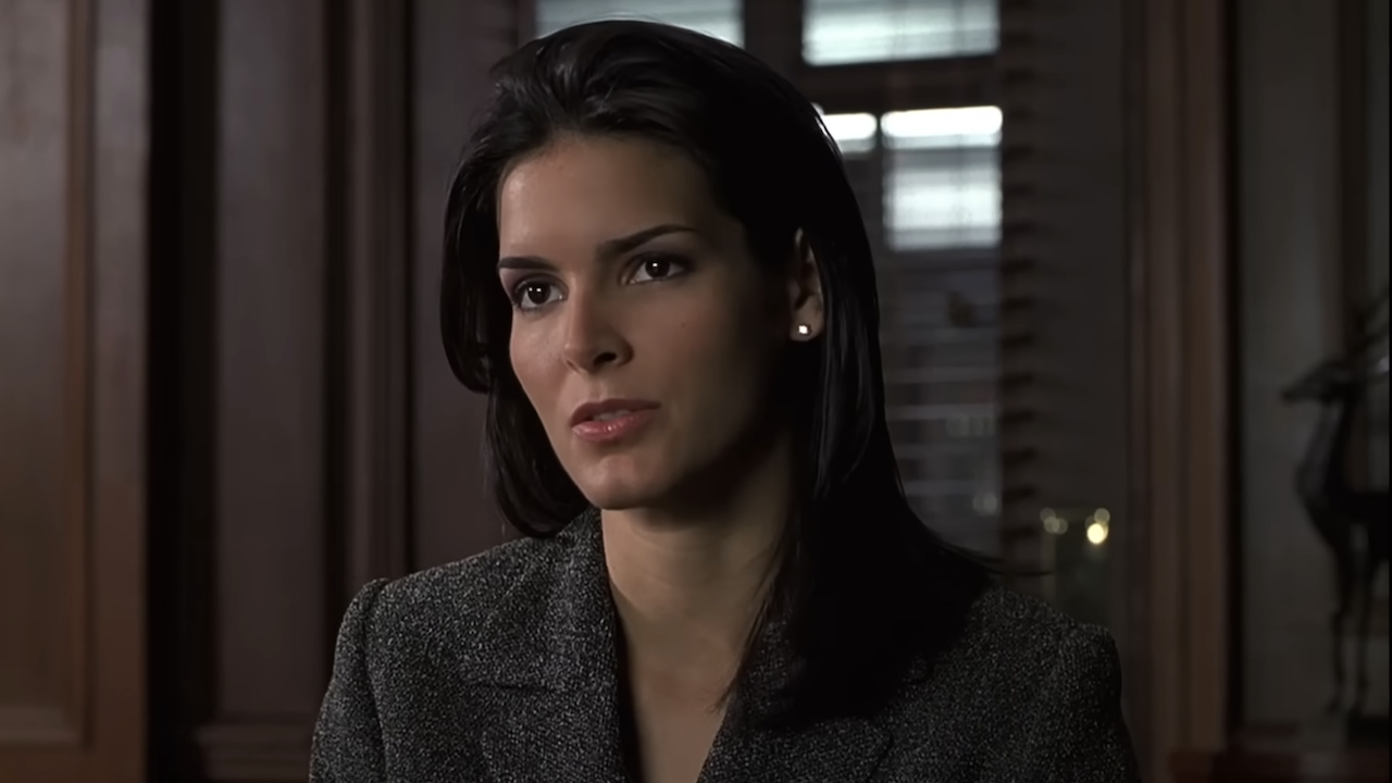 La estrella de Ley y Orden, Angie Harmon, se reencuentra con un amor pasado, y la historia de Valentine es inolvidable.