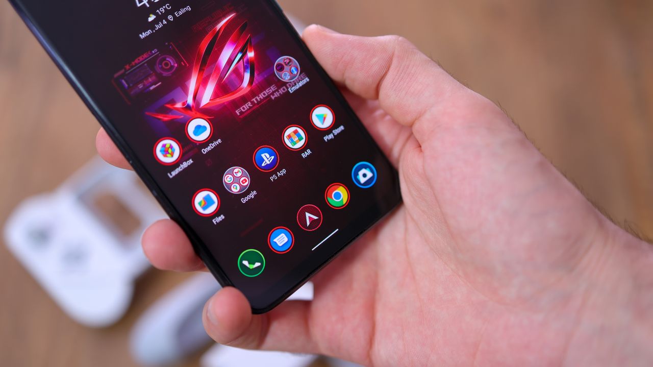 Photo of the ROG Phone 6 (Pro Edition) in white