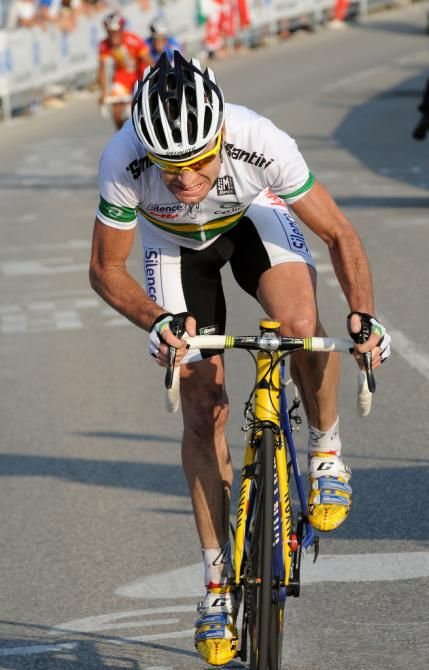 Cadel Evans (Australia) only big ringed the final climb once but that was all he needed to as he rode away to win the 2009 title