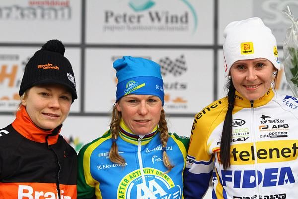 Women's podium (l-r): Saane van Paassen, Daphny van den Brand and Nikki Harris