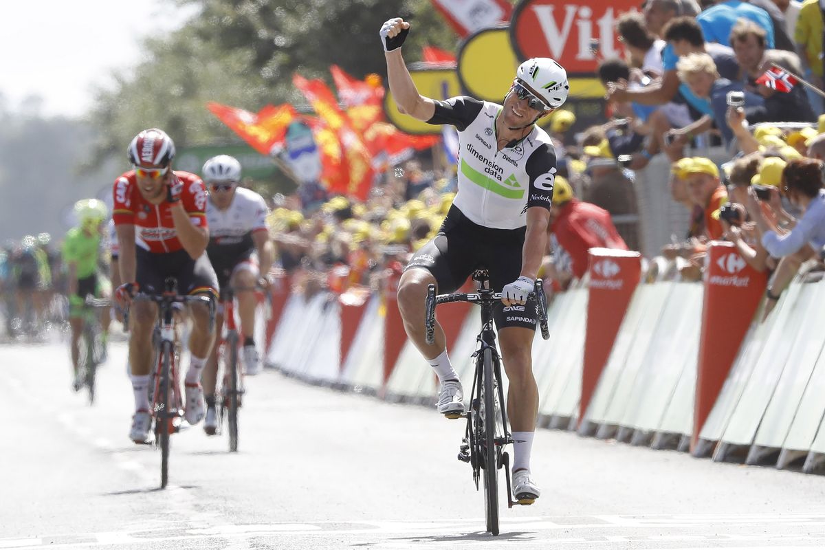 Mark Cavendish (Dimension Data) wins stage 1 of the Tour de France
