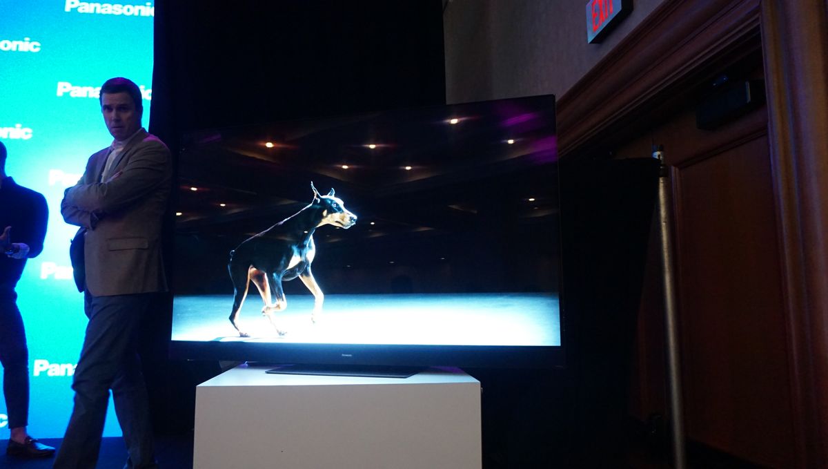 Panasonic HZ2000 OLED TV