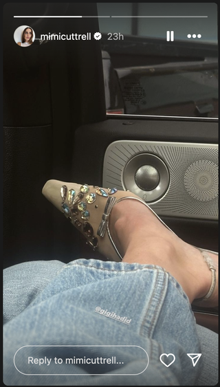 Sepatu Gigi Hadid