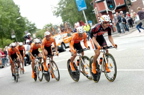 Combativity leader Pablo Urtasun and his Euskaltel-Euskadi team.
