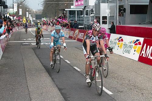 Karsten Kroon (CSC) did a perfect teammate's job today