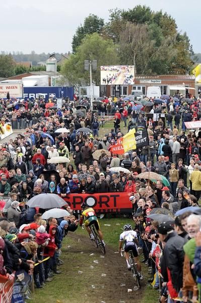 The crowds were out in force at Ruddervoorde, watching Sven Nys and Niels Albert battle for the win.