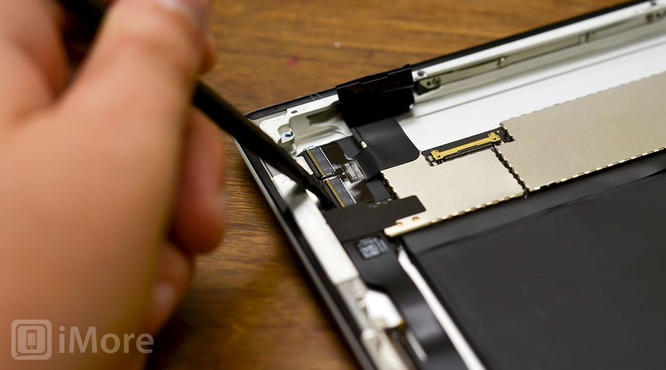 How To Replace A Cracked Or Broken Screen On An IPad 2 | IMore