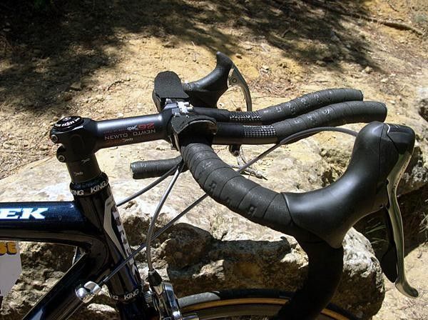 Minimal TT bars - for Mont Ventoux the controls needed to be versatile, and light. Note non-STI left brake lever