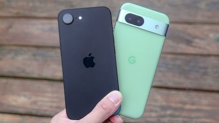 iPhone 16e vs Pixel 8a.