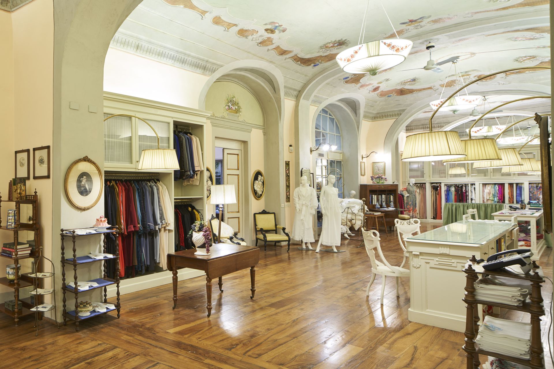 loretta caponi atelier